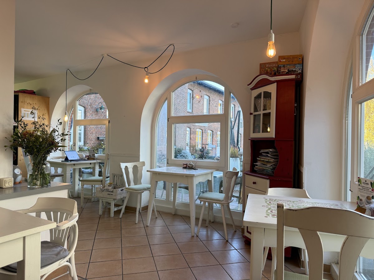 Tarte Café & Bistro